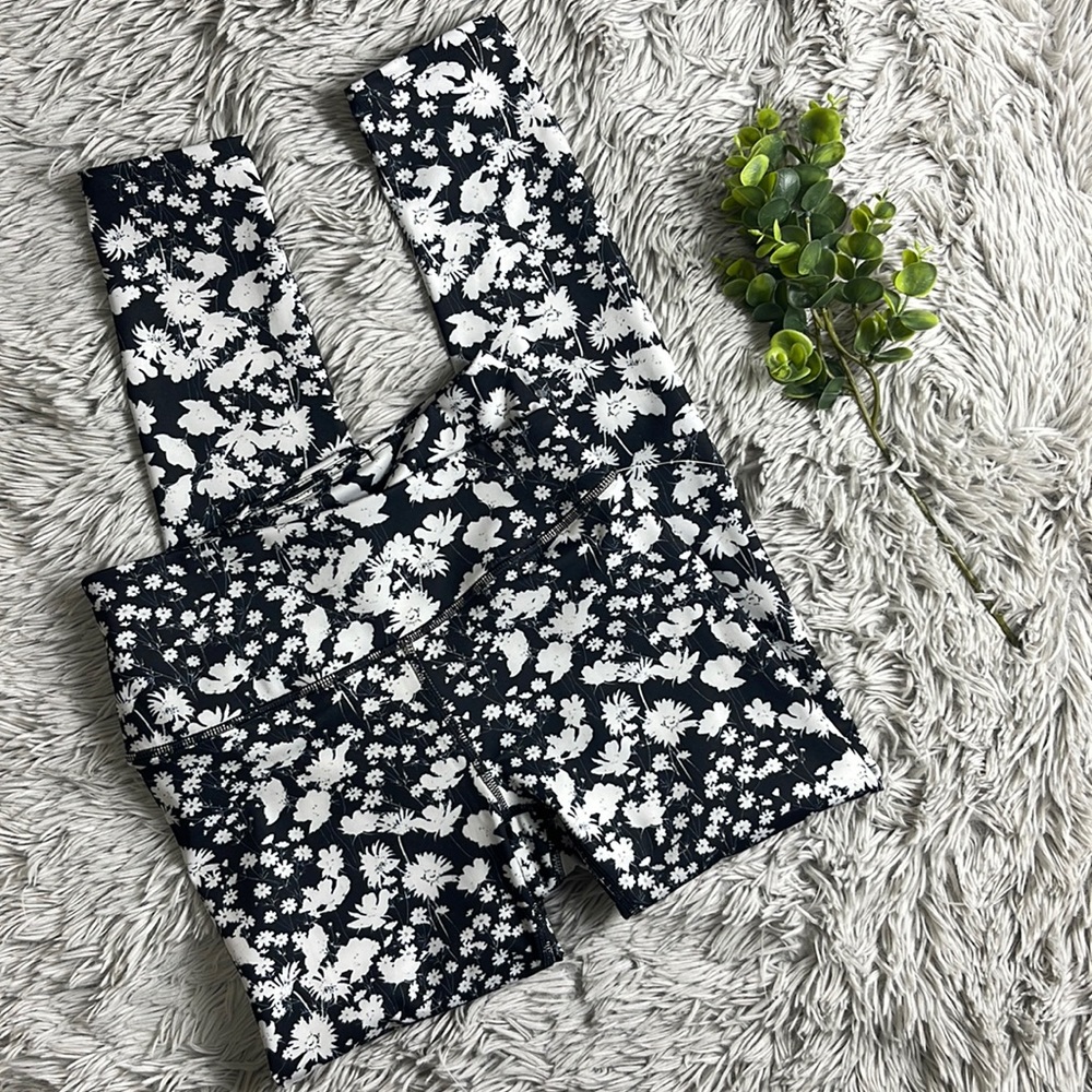 Nwot Free People New Movement Lose Control Black White Floral Printed Legging xs